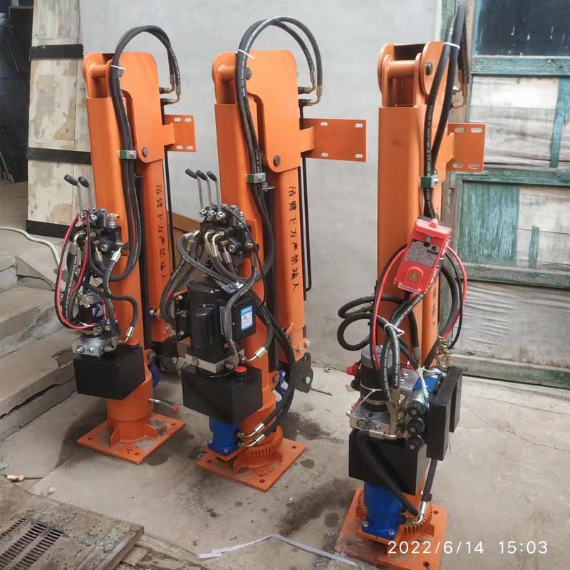 新绛县重汽蓝牌随车吊 3.2吨 国六动力强 液压驱动 农用自卸起重机